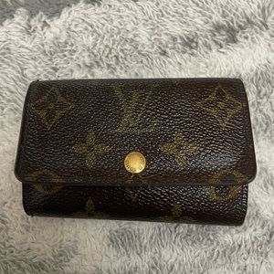 Louis Vuitton 6 Key Holder Wallet